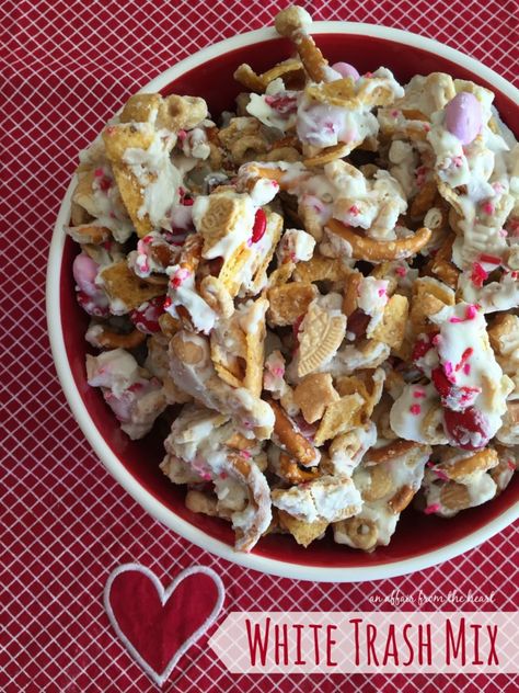 White Trash Food, White Trash Snack Mix, Trash Recipe, White Trash Recipe, Sweet Snack Mix, Sweet Chex, Chocolate Chex, Snack Mix Recipes, Almond Bark