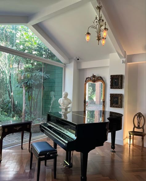 Grand Piano Room, Piano Living Rooms, Piano Studio, Luxury Modern Homes, Baby Grand Pianos, Piano Room, Big Windows, Grand Piano, Dream House Interior