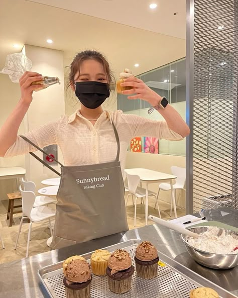 © clarosilverina ♡︎ Barista Outfits, Culinary Arts Schools, Cute Bakery, Pastry School, Chef Clothes, Culinary School, Pastry Shop, Bakery Cafe, Healthy Lifestyle Inspiration