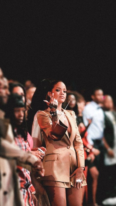 Looks Rihanna, Rihanna Love, Mode Rihanna, Rihanna Outfits, Rihanna Looks, Cute Lockscreens, Rihanna Photos, Rihanna Riri, Bad Girl Wallpaper