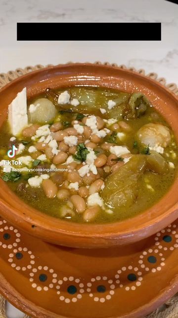 Carne En Su Jugo Recipe Easy, Flap Steak, Tomatillo Sauce, Green Sauce, Bacon Grease, Fries In The Oven, Windy Day, Instagram Food, Yummy Foods