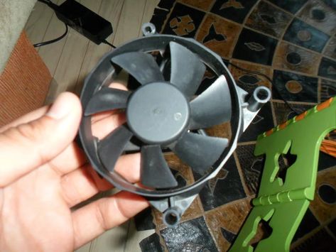 Diy Wind Turbine, Small Wind Turbine, Old Pc, Wind Turbine Generator, Free Energy Generator, Off Grid Power, Wind Generator, Wind Turbines, Power Generator