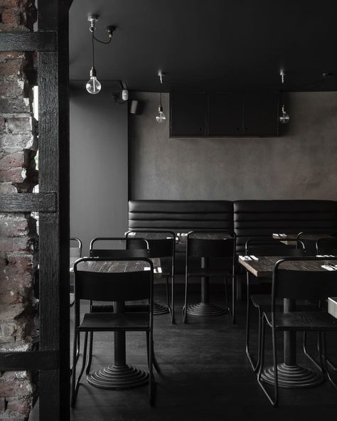 Dark Restaurant, Industrial Coffee Shop, Black Restaurant, Cafe Black, London Restaurant, Black Interior Design, Sauna Design, Concrete Home, Salalah