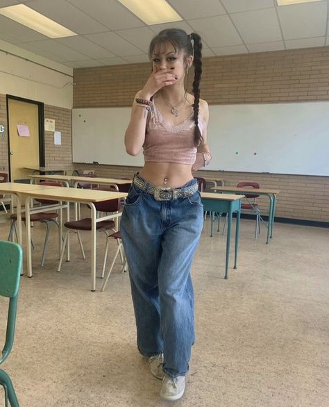 Big Pants, Velvet Tank Top, Velvet Tank, Tank Top Outfits, 2000s Fashion Outfits, Stil Inspiration, Swaggy Outfits, Alternative Outfits, Pink Tank