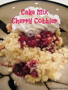 Cake Mix Cherry Cobbler, Filling Desserts, Easy Cherry Cobbler, Cake Mix Cobbler, Pan Desserts, Cherry Cobbler Recipe, Boxed Cake Mixes Recipes, Diy Easy Recipes, Canned Cherries