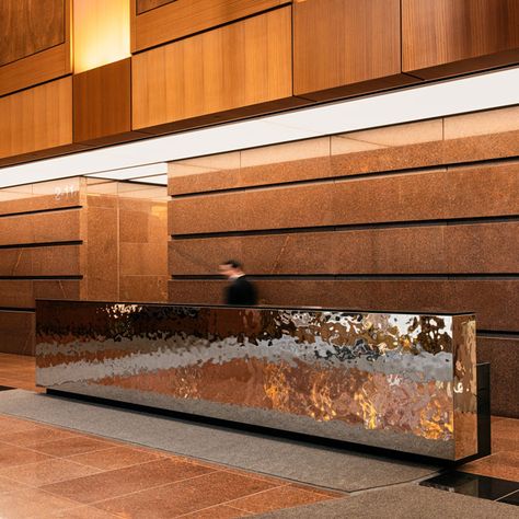 San Francisco, 345 California Center, SOM, Foyer, Reception Desk, Product Line EXYD-M, Photo Alison Christiana, 2019 Water Ceiling, Long Reception Desk, Lobby Desks, Hotel Reception Desk, Desk Product, Lift Lobby, Reception Desk Design, Lobby Reception, Hotel Reception