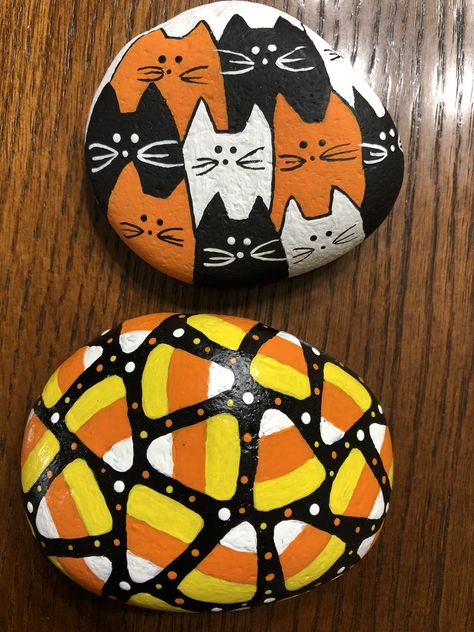 Halloween Painted Rocks, Painting On Rocks, Fall Rock, Diy Rock Art, Painted Rock Animals, Stone Art Painting, Halloween Rocks, Posca Art, Painted Rocks Kids