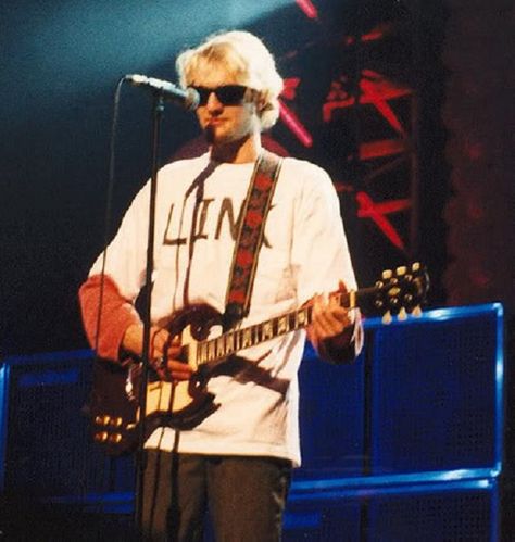 Layne Staley- MTV Drops the Ball, New Years Eve 1992 Layne Stanley, Mike Inez, Mike Starr, Mad Season, Jerry Cantrell, Layne Staley, Grunge Guys, Gibson Sg, Chris Cornell