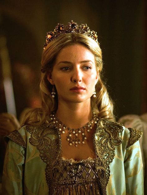 Annabelle Wallis as Jane Seymour in The Tudors (TV Series, 2009). Jane Seymour Tudor, The Tudors Tv Show, Sophie Robinson, Tudor Dress, Tudor Fashion, Annabelle Wallis, Tudor Dynasty, Tudor Era, The Tudors