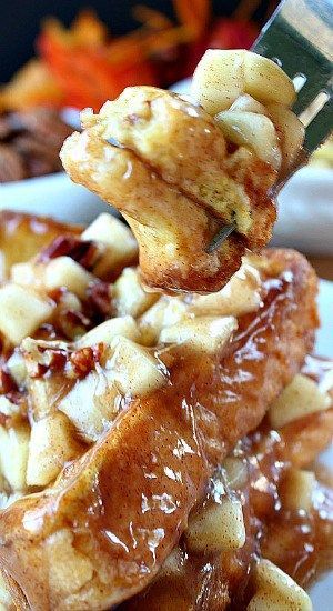 Apple Pecan French Toast ~ This apple pecan french toast is a delicious breakfast treat which tastes so good and is full of amazing flavor! Apple Pecan French Toast, Pecan French Toast, Easy Pancakes, French Toast Pancakes, Pancakes Pancakes, Healthy Pancakes, Breakfast Specials, French Toast Breakfast, Pancakes Easy