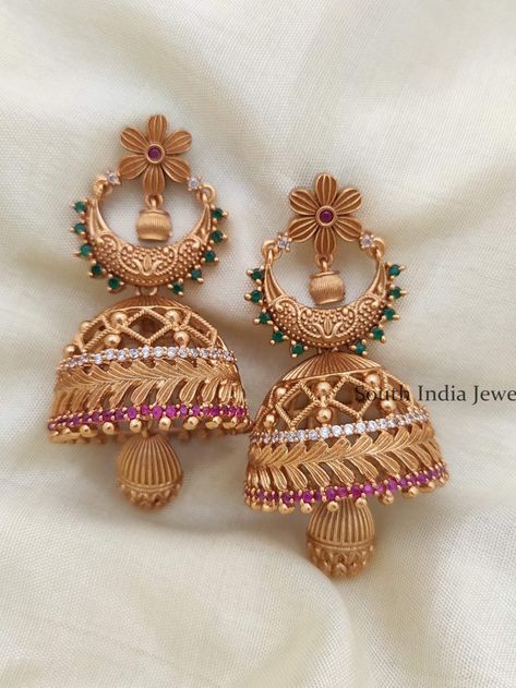 Jimikki Kammal Gold Design, Jimiki Kammal Design Gold, Gold Jhumka Designs Indian Weddings, Eyerings Gold Design, Earrings Design Gold, Jhumka Designs, Gold Jhumka Earrings, New Gold Jewellery Designs, Perhiasan India