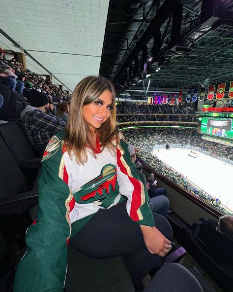 Puck bunny Puck Bunny, Game Photo, Winter Instagram, Nhl Games, Photo Idea, Instagram Inspo, Nhl, Hockey, Quick Saves