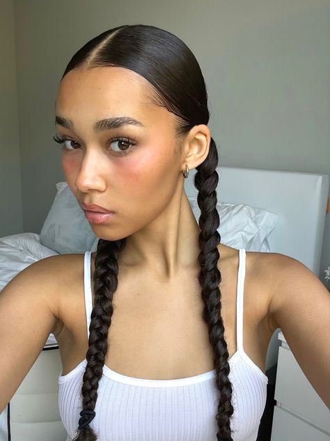 Selfie of a girl with two sleek braids and natural makeup Kepang Dua, Slicked Back Hairstyles, Sleek Braid, Two Braid Hairstyles, Plaits Hairstyles, Vlasové Trendy, Two Braids, Hairdos For Curly Hair, Slicked Back Hair