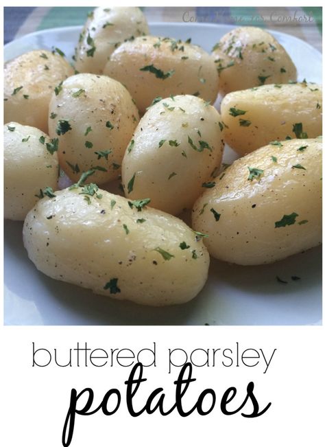 Buttered Parsley Potatoes via ComeHomeForComfort.com Canned Potatoes, Butter Potatoes, Crock Pot Potatoes, Canned Butter, Parsley Potatoes, Homecooked Meals, Veggie Side Dishes, Veggie Sides, Roasted Veggies