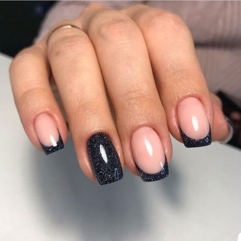 Black Maroon Nail Designs, French Black Glitter Nails, Short Gel Nail Designs Glitter, French Nails With One Glitter Nail, Clean Nails Look Acrylic, Short Gel Nails Elegant, Short Gel Nail Designs Natural, February Nails 2023, Black Nail Designs Short