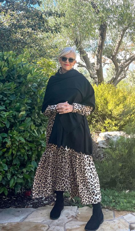 How to Nail High and Low Fall Fashion Over 50 - Cindy Hattersley Design Advanced Style Aging Gracefully, Gentlewoman Style, Quiet Luxury Fashion, Fashion For Winter, Equestrian Style Boots, Cindy Hattersley, Blogger Inspiration, Chic Coat, Travel Wear