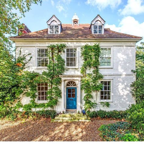 Conde Nast Property on Instagram: “Prettiest house in Richmond, from the Savills archives @savills  #house #home #homestyling #facade #frontdoor #london #realestate…” Richmond England, Richmond London, Turquoise Door, London Houses, Farm Buildings, White Brick, Conde Nast, Pretty House, Elle Decor