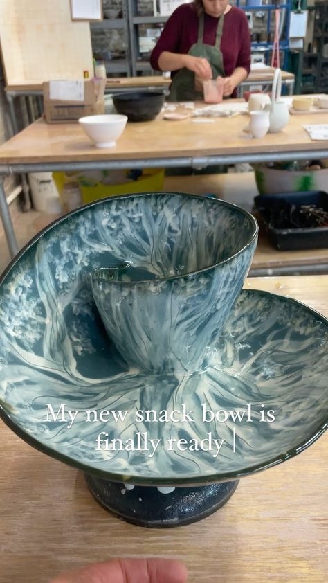 Abstract Pottery Ideas, Snack Bowls Ceramic, Ceramic Dip Bowls, Slab Building Ceramics, Usable Pottery, Beginner Pottery Hand Building, Ceramics Bowl, Ceramics Bowls Designs, Anna Katharina