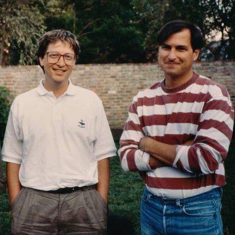 @lazerful on Instagram: “Bill Gates and Steve Jobs (1991)” Bill Gates Steve Jobs, Computer Club, Steve Wozniak, Think Different, Happy Birthday Cake Images, Computer History, Leo Love, Mini Projector, Business And Finance