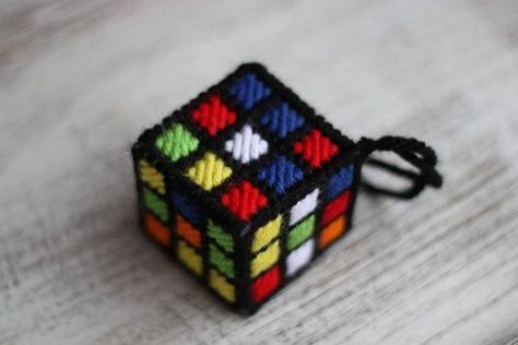 Rubix Cube, Rubik's Cube, Plastic Canvas Patterns, Canvas Patterns, Sewing Accessories, Plastic Canvas, Ornament Gifts, Pixel Art, Craft Ideas