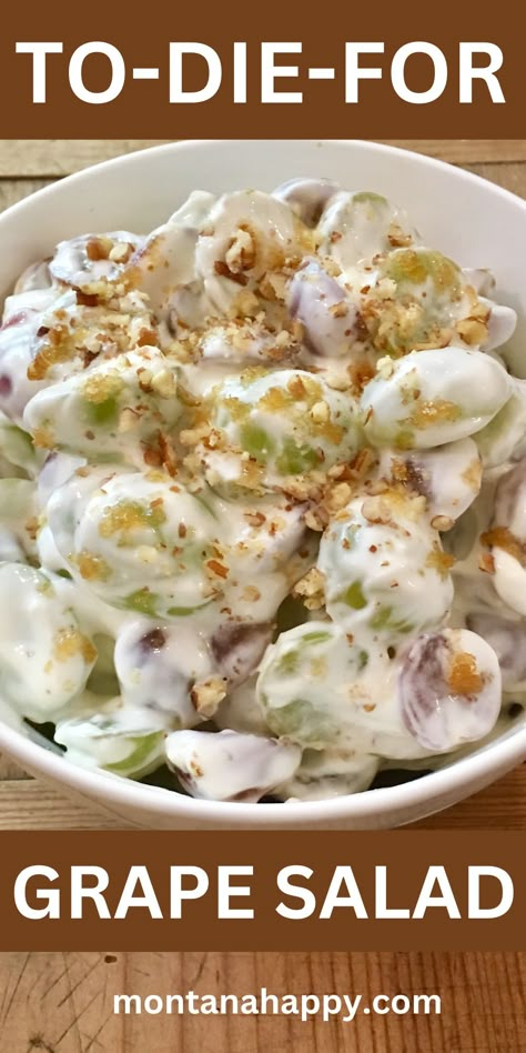 THE BEST Creamy Grape Salad Recipe | Montana Happy Grapes Salad, Creamy Grape Salad, Easter Side Dish, Grape Salad Recipe, Easy Fruit Salad Recipes, Chicke Recipes, Fest Mad, Grape Recipes, Fruit Salad Easy