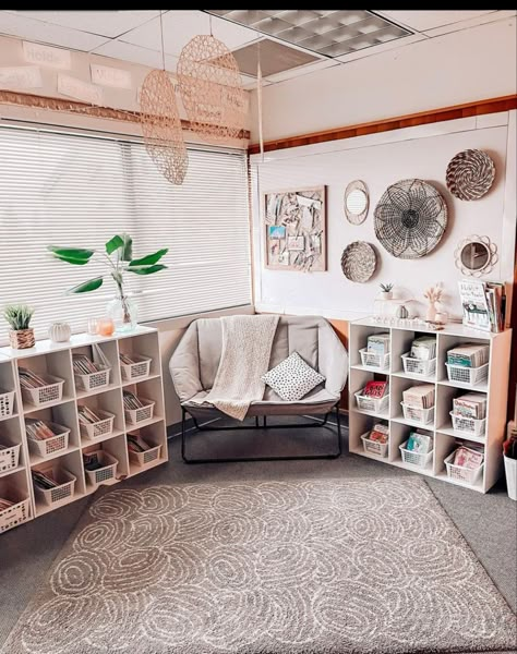 Old Classroom Makeover, Teacher Office Decor Work Spaces, Beige Classroom Aesthetic, Teacher Room Aesthetic, Classroom Comfy Corner, Simple Boho Classroom, Scandinavian Classroom Decor, Afterschool Program Classroom Set Up, Hallway Bulletin Boards Elementary Student Work