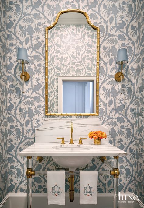 Baños Shabby Chic, Houston Houses, Blue And White Wallpaper, Powder Room Wallpaper, Sandberg Wallpaper, Powder Room Decor, Powder Room Design, Home Luxury, Room Remodel