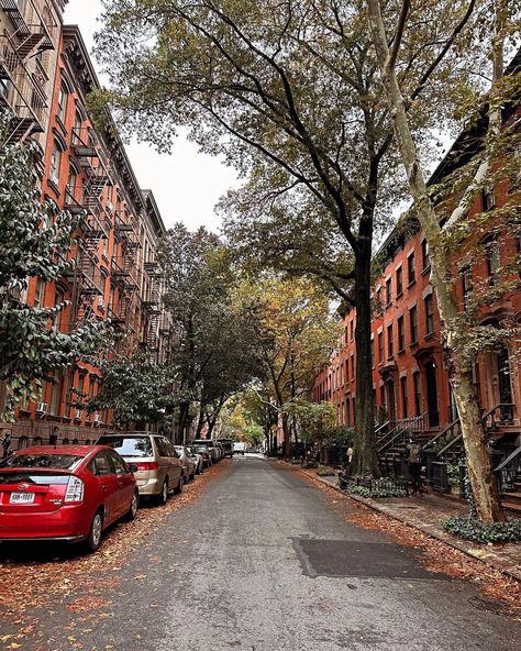 Visit New York - West Village #NYC 📸:... New York West Village, West Village Nyc, Nyc Aesthetic, New York Life, Visit New York, City That Never Sleeps, West Village, City Life, Palm Beach