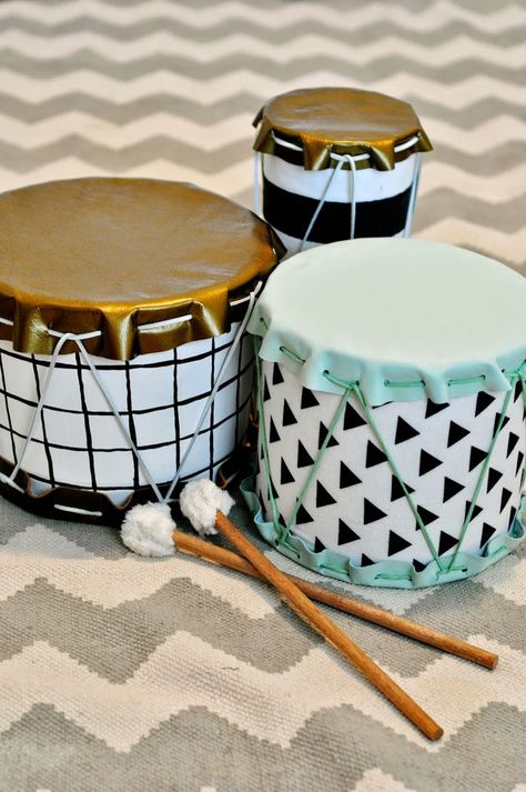 So for Kingsley's birthday I really wanted to make him these drums I saw on Pinterest.. Last Year! I know so pathetic.. I think I lost moti... Drum Lessons For Kids, Diy Drums, Oatmeal Container, Drums For Kids, Popcorn Tin, Baby Toys Diy, Diy Instruments, Diy Musical Instruments, Kid Projects