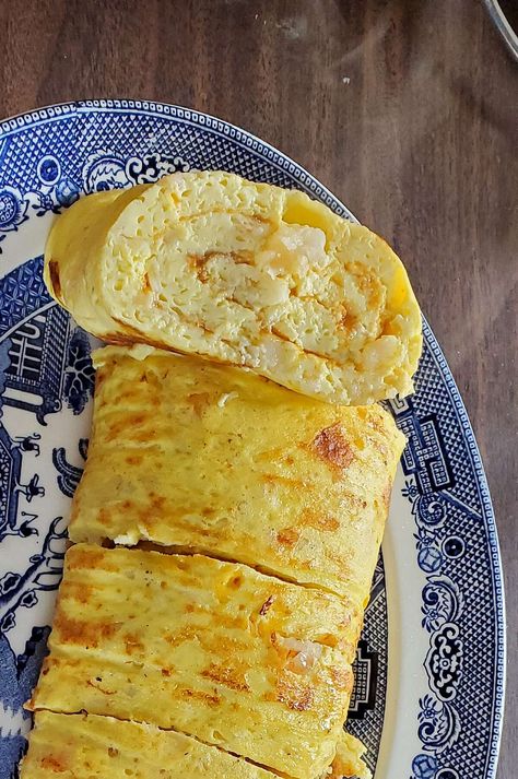 Rolled Omlet Recipes, Rolled Egg Omelette, Rolled Omelette Recipe, Omelet Roll, Omelette Roll, Pan Omelet, Rolled Omelette, Baked Omelette, Baked Omelet