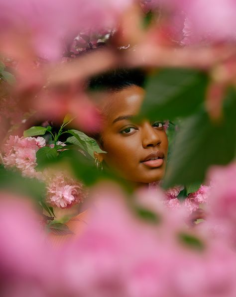 Ebonee Davis, Beautiful Photoshoot Ideas, Spring Photoshoot, Flower Photoshoot, Nature Photoshoot, Dreamy Photography, Creative Photoshoot Ideas, Photographie Portrait Inspiration, Glam Photoshoot