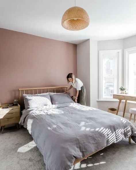 Mauve Accent Wall, Master Bedrooms With Accent Wall, Mauve Living Room, Wall Ideas Bedroom, Mauve Bedroom, Bedroom Accent Wall Ideas, Pink Gray Bedroom, Bedroom Feature Wall, Dusty Pink Bedroom