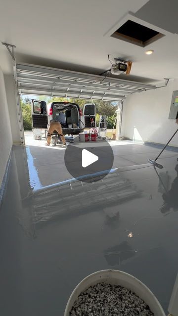 Epoxy239 Inc. on Instagram: "Proceso instalación de garage epoxy. Garage epoxy flake . Epoxy 239 Inc." Garage Floor Finishes Epoxy, Garage Floor Coatings Concrete, Resin Concrete Floor, Resin Garage Floor, Black Epoxy Garage Floor Ideas, Epoxy Driveway Ideas, Diy Epoxy Garage Floor, Diy Garage Floor Epoxy, Garage Floor Paint Ideas