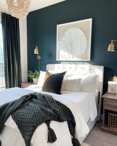 Dark Turquoise Room, Bm Salamander, Dark Turquoise Paint, Dark Turquoise Bedroom, Dark Teal Bedroom, Turquoise Room, Bedroom Turquoise, Turquoise Walls, Teal Bedroom