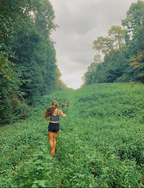 Running For Your Life Aesthetic, Active Summer Aesthetic, Running Summer Aesthetic, Runner Asethic, Running Aesthetic Summer, Active Aesthetic Lifestyle, Alissa Aesthetic, Running Pictures Aesthetic, Marathon Runner Aesthetic