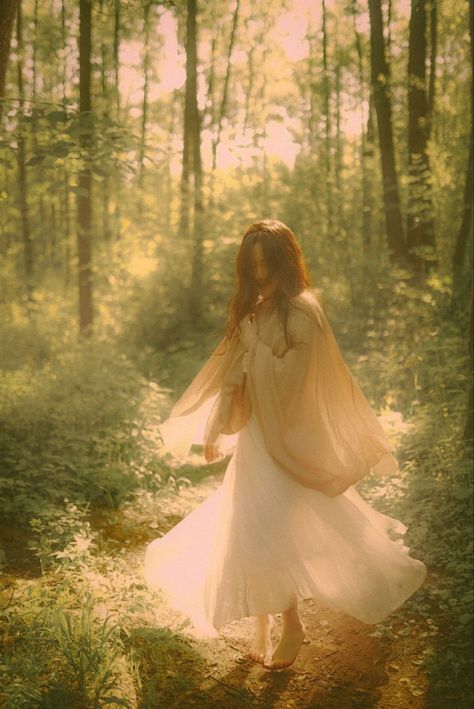 Dreamy Forest Photoshoot, Elf Forest Aesthetic, Enchanted Forest Senior Pictures, Ethereal Forest Photo Shoot, Forest Fairy Photoshoot, Enchanted Forest Photoshoot, Photoshoot In Forest, Elf Core, Forest Fairy Aesthetic