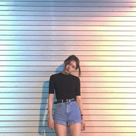 Summer Outfit Look 80s, Mode Ulzzang, Mode Hippie, Shorts Outfit, New Rock, Instagram Outfits, 가을 패션, Short Shorts, Korean Outfits