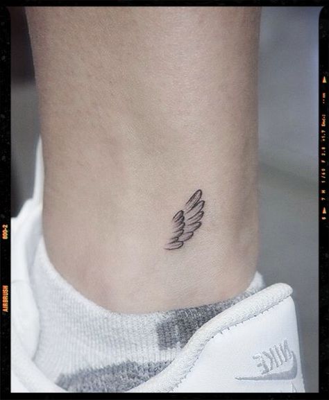 Pics edited by AirBrush App. Filter: Color +ult-6 •Put the wings on the ankle, this tattoo does not lose the details because of its size. This is also a meaningful tattoo. #airbrush #retouch #photoeditor #filter #airbrushmakeup #airbrushart #airbrushfilter #minimalist #minimalisttattoos #wings #tattoo #tattooideas Track Wing Tattoo, Hermes Wings Tattoo Ankle, Mini Wings Tattoo, Ankle Wing Tattoo, Hermes Wings Tattoo, Hermes Tattoo, Butterfly Wing Tattoo, Heel Tattoos, Trend Tattoo