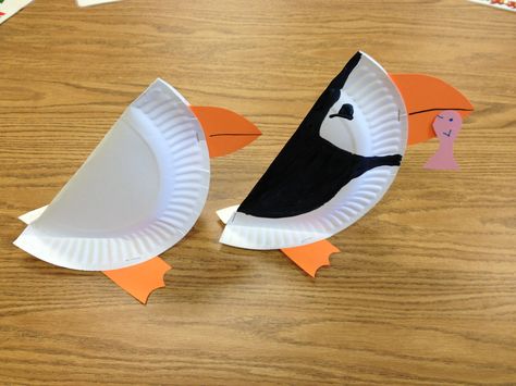 Puffin preschool craft -- compare puffins to penguins Puffin Craft Preschool, Puffin Art Project For Kids, Puffin Crafts For Kids, Iceland Crafts For Kids, Puffin Craft, Puffin Rock, Crafts For Kids Paper, Easy Bird, Bird Template