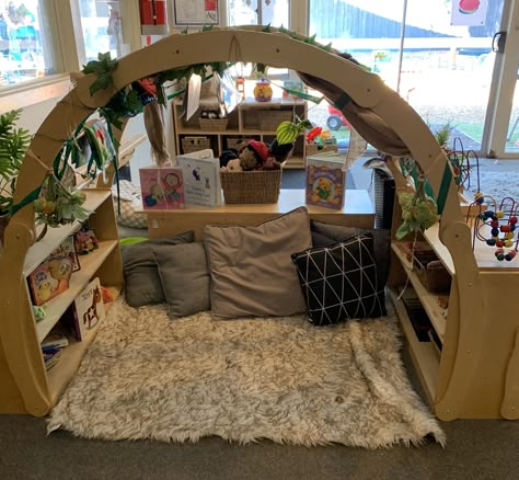 Goodstart Montrose nursery book corner Nursery Cosy Corner, Nursery Book Corner Ideas, Book Corner Nursery, Cozy Classroom Library Ideas, Cosy Book Corner Eyfs, Safe Space Classroom Cozy Corner, Preschool Cozy Corner, Preschool Book Corner, Story Corner Ideas Nursery