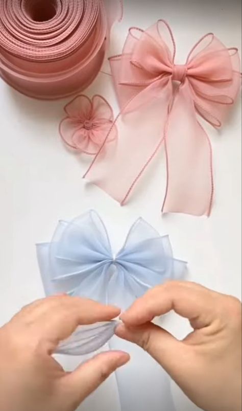 Chiffon Ribbon Bow, Organza Ribbon Bow Diy, Organza Bows Diy, Handmade Hair Bows Tutorial, Satin Bow Tutorial, Hair Bow Packaging, Birthday 13, Ribbon Projects, Diy Hair Accessories Ribbon