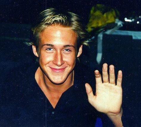 Young Ryan Gosling <3 Ryan Thomas, Remember The Titans, Райан Гослинг, Septième Art, The Notebook, Ryan Gosling, Hey Girl, Pretty Men, Baby Pictures