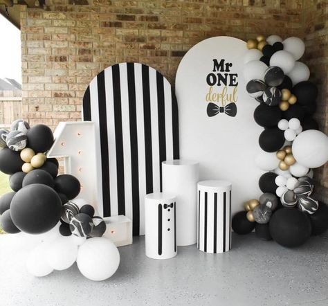 Mr Onederful Birthday Party Ideas, Birthday Party Themes For Boys, First Birthday Theme Boy, 1 Year Birthday Party Ideas, 1st Birthday Boy Themes, Mr Onederful Birthday, Baby First Birthday Themes, First Birthday Balloons, Boys First Birthday Party Ideas