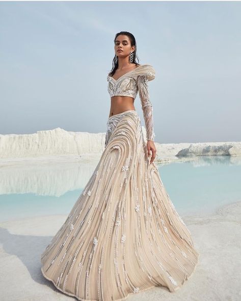 Lehenga With Trail, Sangeet Outfit Bridal, Gaurav Gupta Gowns, Indian Reception Outfit, Outfit Indian, Gaurav Gupta, Sangeet Outfit, Choli Dress, Trendy Outfits Indian