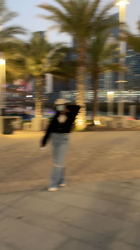 Shaky Photos Aesthetic, Blurry Outfit Pics, Blurry Girly Pics, Self Obsessed Aesthetic Pictures, Lowkey Instagram Pics, Baddie Blurry Pics, Short Hair Asthetic Picture Blur, How To Make Blurry Aesthetic Photos, Asethetic Girly Pics Blur