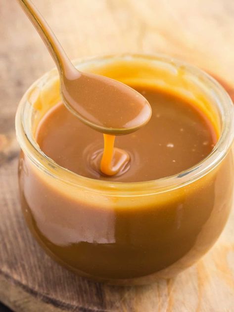 Brown Sugar Caramel Sauce - girl. Inspired. Easy Carmel, Brown Sugar Caramel Sauce, Hard Sauce, Brandy Butter, Brown Sugar Caramel, Chocolate Bowls, Make Brown Sugar, Caramel Treats, Peppermint Cream