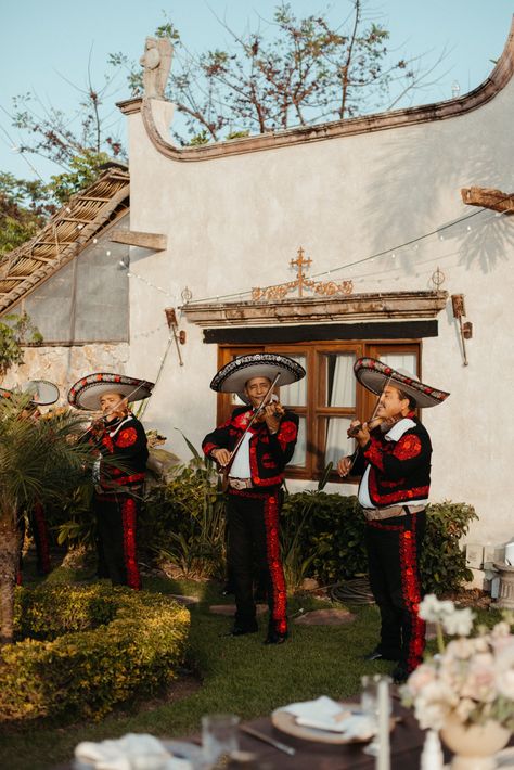 Wedding Mariachi Band, Mariachi Band Aesthetic, Small Spanish Wedding, Mariachi Band Wedding, Classic Mexican Wedding, Mexican Traditional Wedding, Mariachi Aesthetic, Authentic Mexican Wedding, Chilean Wedding