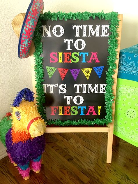 Cinco de Mayo Fiesta Party Ideas. I love this big party sign! Tacobar Party, Fiesta Sign, Mexico Party, Mexican Birthday Parties, Mexican Fiesta Party, Fiesta Birthday Party, Mexican Birthday, Fiesta Theme Party, Mexican Party Theme