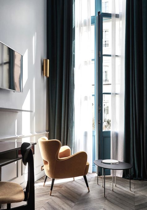 Modern Parisian Interior, Parisian Interior Design, Chairs Bedroom, Parisian Interior, Bedroom Blue, Interior Design Per La Casa, Minimal Interior Design, Stunning Interior Design, Blue Curtains