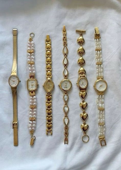 Xoxo Jewelry, Vintage Gold Watch, Dope Jewelry Accessories, Jewelry Accessories Ideas, Dope Jewelry, Jewelry Fashion Trends, Classy Jewelry, Jewelry Essentials, Funky Jewelry